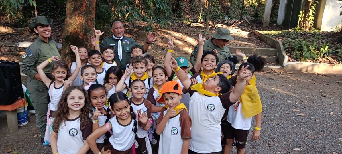 Prefeitura de Niterói promove ação de educação ambiental com crianças no Horto do Fonseca