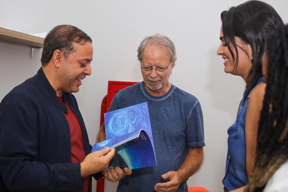 FLIN encanta Niterói com vozes, cores e memórias: literatura une gerações no segundo dia do evento