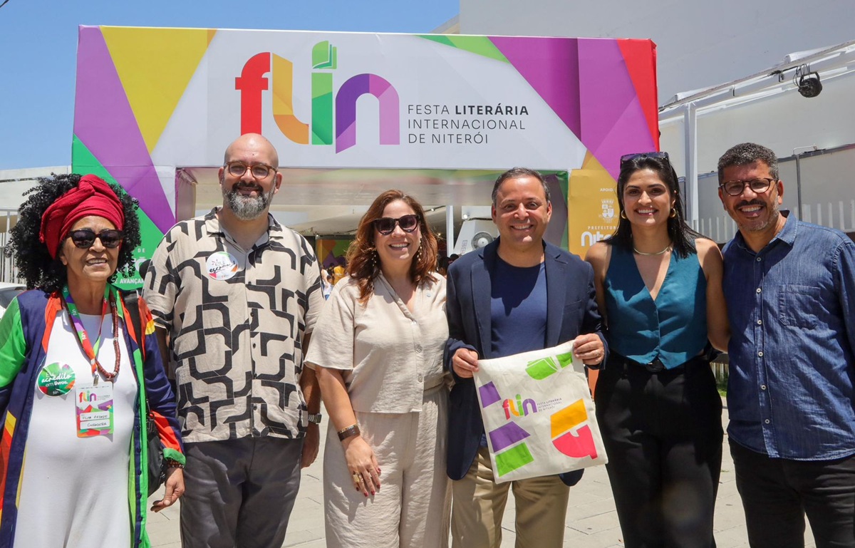 Niterói respira cultura e celebra vozes plurais na abertura da FLIN 2025, que homenageia Darcy Ribeiro com diversidade e emoção