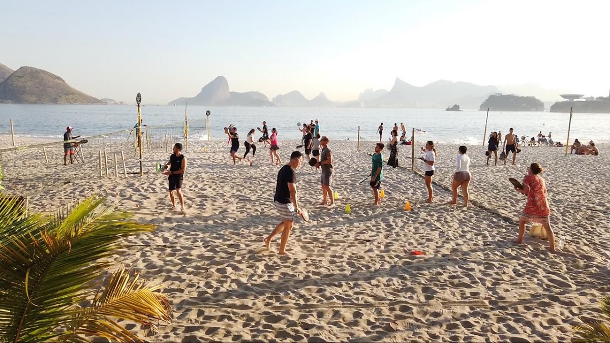 Beach Tennis movimenta Praia de Icaraí neste sábado