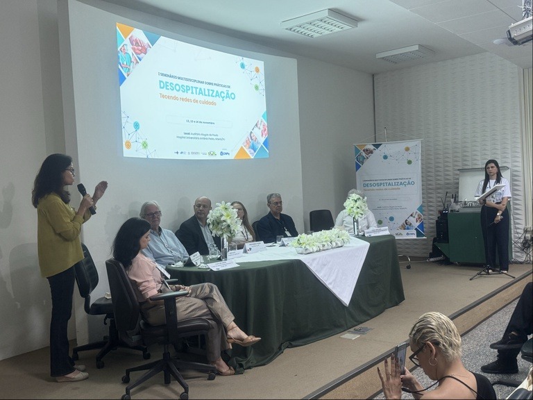 I seminário multidisciplinar sobre práticas de desospitalização é realizado no Huap-UFF