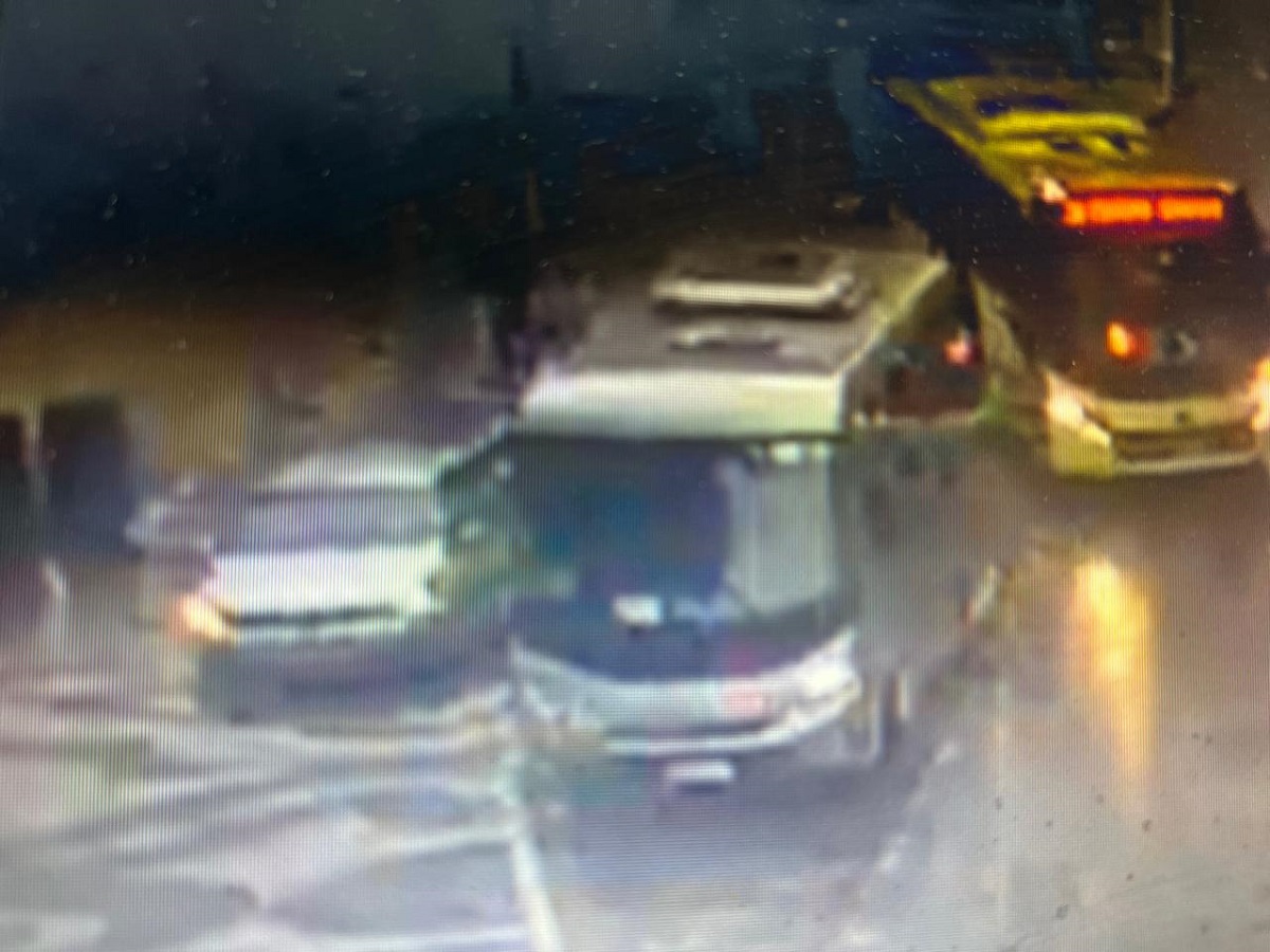 Prefeitura de Niterói identifica veículo que passou no Calçadão da Praia de Icaraí 