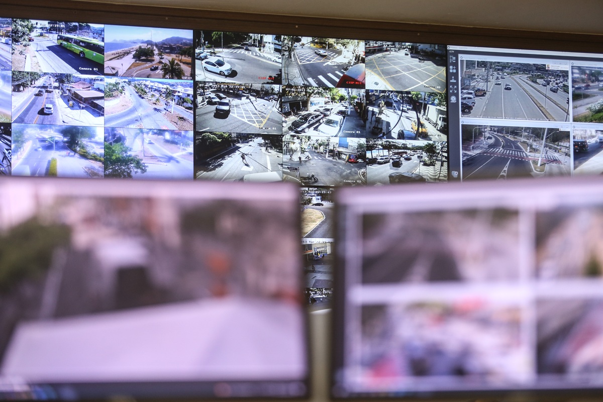 CISP identifica veículo furtado em São Gonçalo e suspeitos são presos no Centro de Niterói