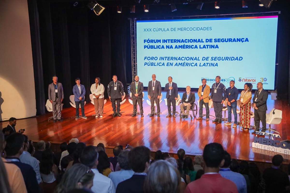 Fórum internacional em Niterói debate segurança pública na véspera da XXX Cúpula da Rede Mercocidades