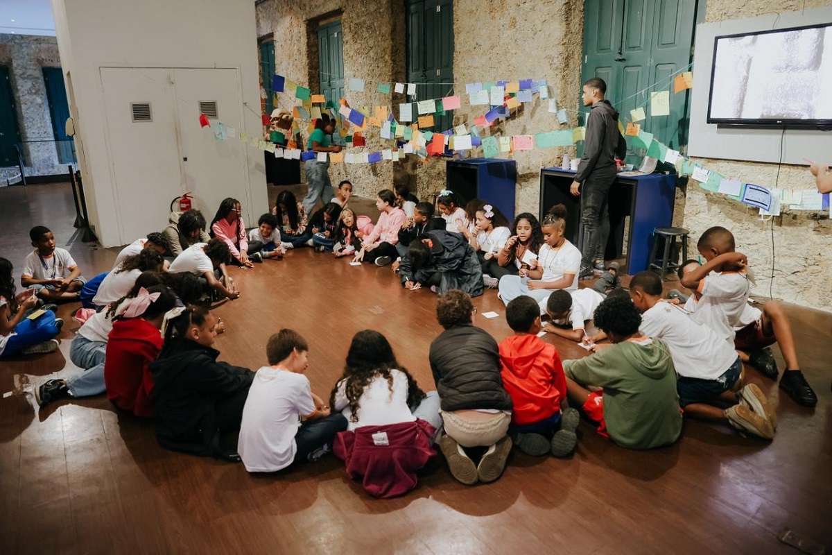 Circuito da Cidade retoma programação com visitas de estudantes a espaços culturais de Niterói