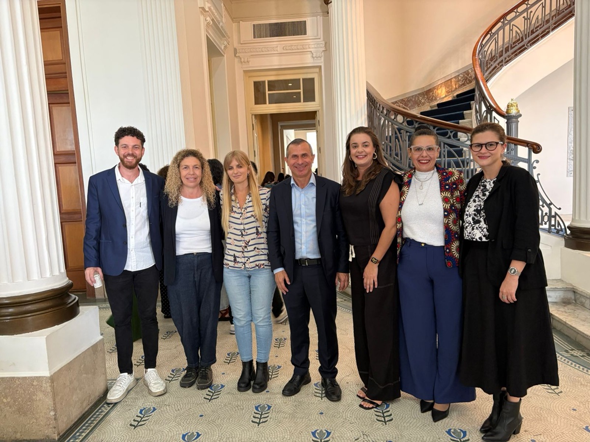 Representantes de Niterói participam de encontro no Uruguai para o fortalecimento de políticas culturais