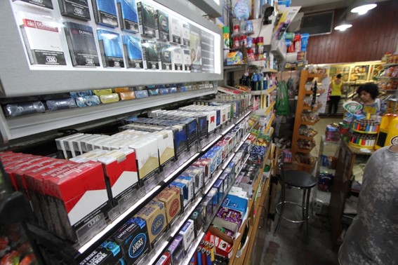 Governo eleva imposto do cigarro para bancar querosene e biodiesel