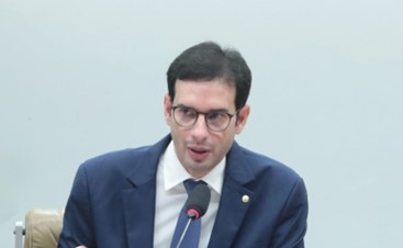 Relator acredita no fim da escala 6×1 ainda neste ano