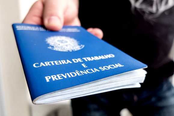 Projeto institui pausa obrigatória para trabalhadores que exercem atividades em pé