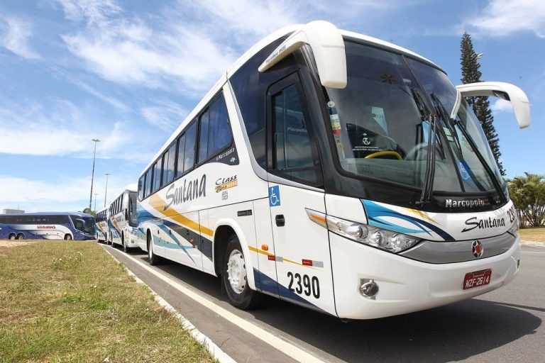 Comissão aprova uso de tributo sobre combustíveis para baratear passagem de ônibus