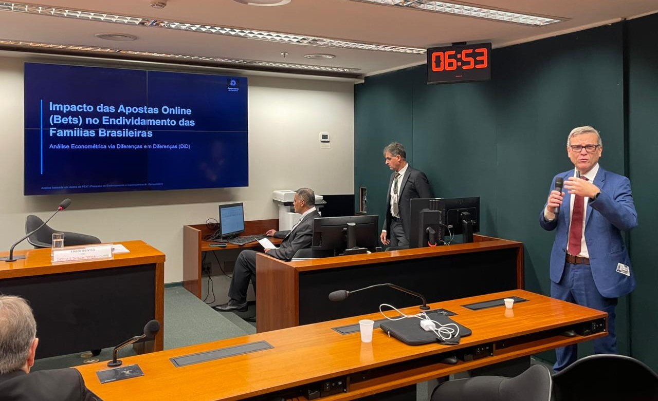 Em audiência pública, CNC alerta para impactos das apostas on-line no endividamento das famílias e no comércio