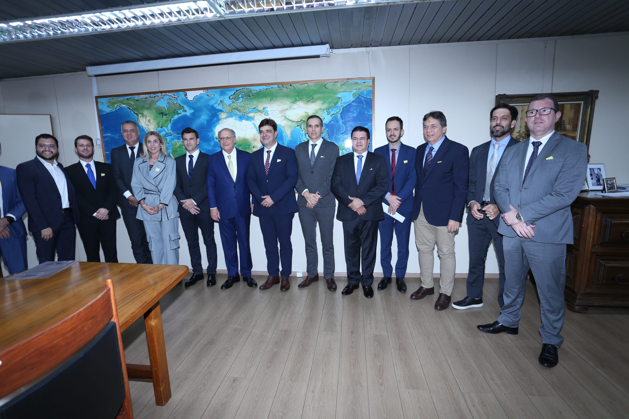 CNC reforça diálogo institucional em reunião entre Fecombustíveis e Alckmin
