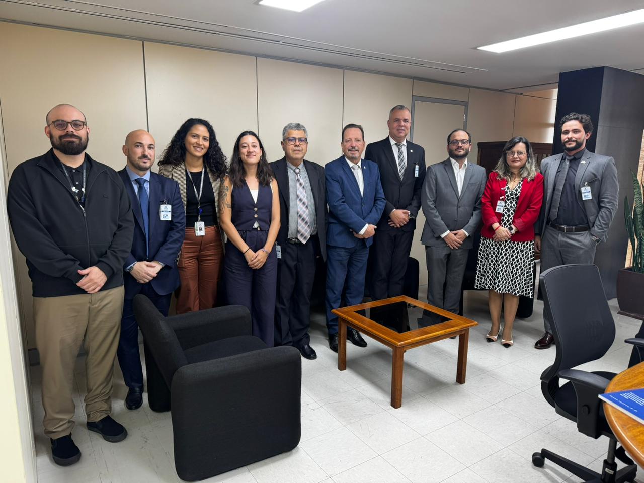 CNC e Fecomércio-RJ defendem isonomia na fiscalização de comércios físico e digital, em reuniões em Brasília