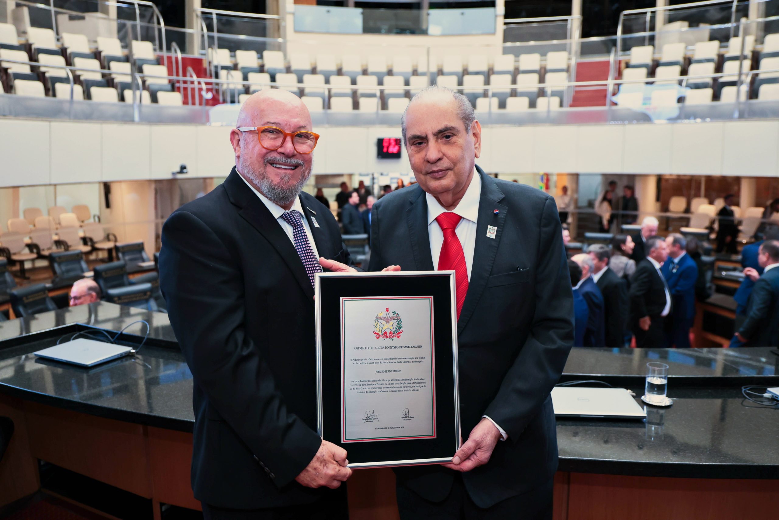 Assembleia Legislativa homenageia José Roberto Tadros e celebra legado de 78 anos da Fecomércio-SC e 80 anos do Sesc e Senac