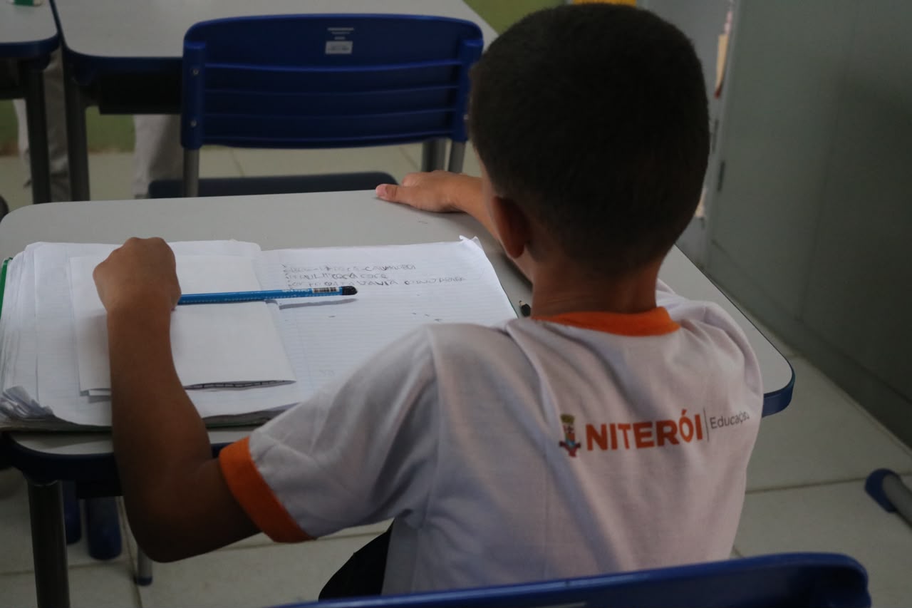 Niterói avança no Ideb e fica entre os municípios de grande porte que mais cresceram no país