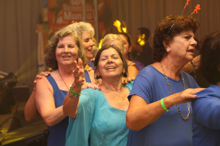 Sesc-PR: Encontro Sesc 60+ leva ritmos, cultura e diversão ao litoral do Paraná