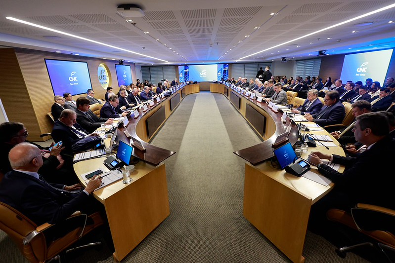 Diretoria da CNC debate cenário legislativo e reforça atuação em defesa do setor produtivo