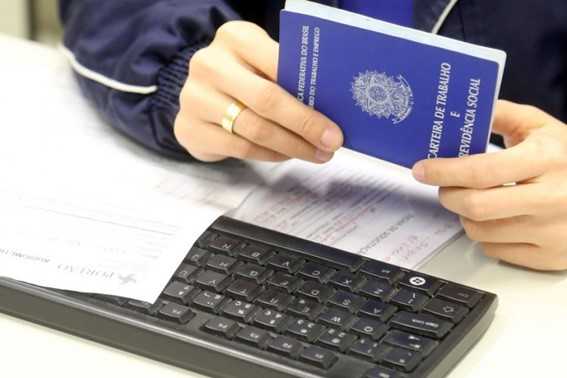 Projeto prevê desoneração para empresas afetadas por jornada de 40 horas