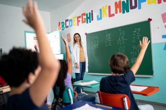 Lei confere caráter permanente a programa de bolsas para formação de professor