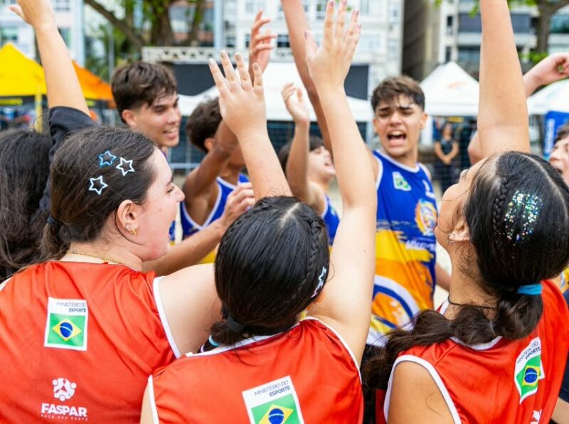 Esporte esquenta fim de semana chuvoso na Praia de Icaraí com três dias de competições e integração