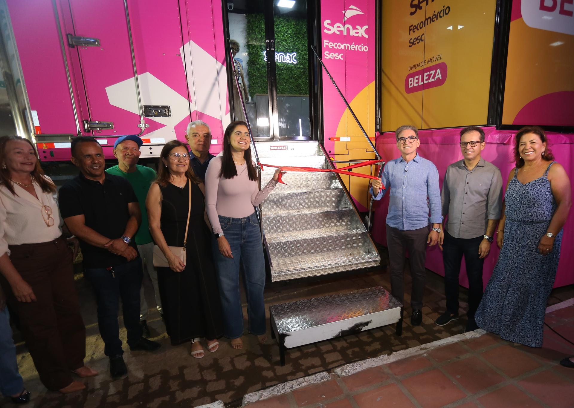 Senac-RN inaugura nova Unidade Móvel de Beleza em Pedro Avelino