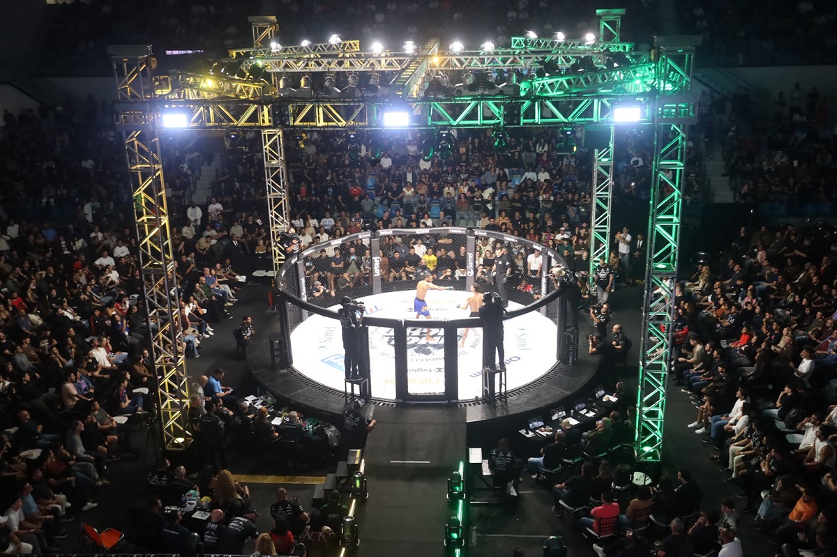 Otton Jasse mantém cinturão em noite emocionante no Jungle Fight 155, na Arena Niterói