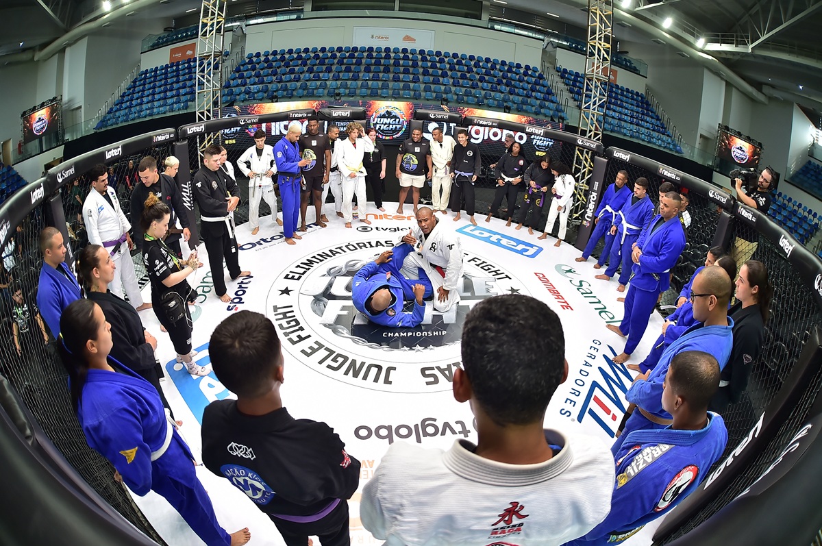 Arena Niterói sedia edição de 23 anos do Jungle Fight com três disputas de cinturão neste sábado (3)