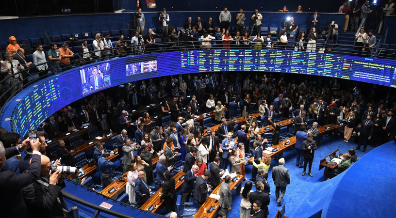 FBHA alerta empresas para impactos do fim da escala 6×1 após aprovação no Senado